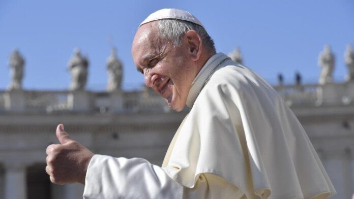 Choose Between Lesser Of Two Evils – Pope Francis Counsels US Voters, Slams Trump, Harris