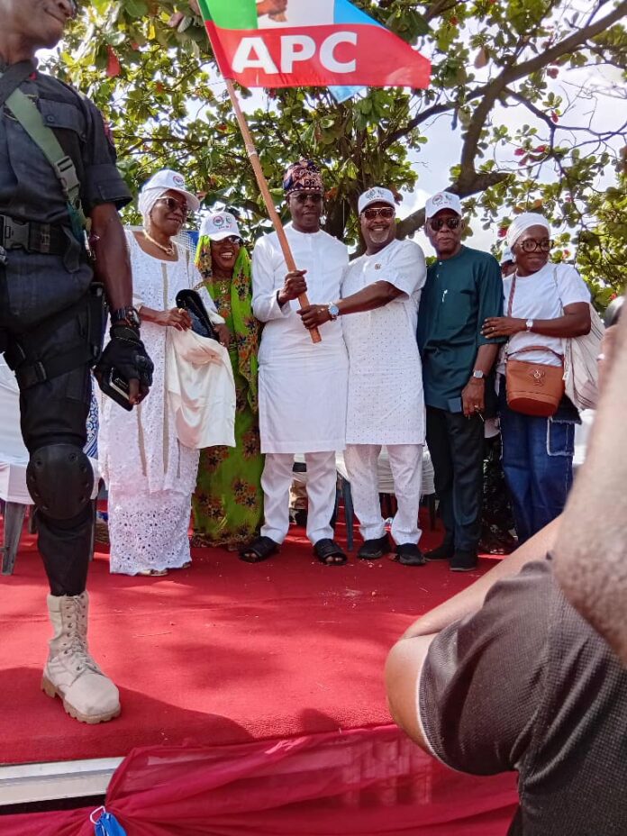 FOREMOST POLITICIAN, HON. AYO DA-SILVA JOINS APC AMID STRONG SHOW OF SUPPORT IN LAGOS