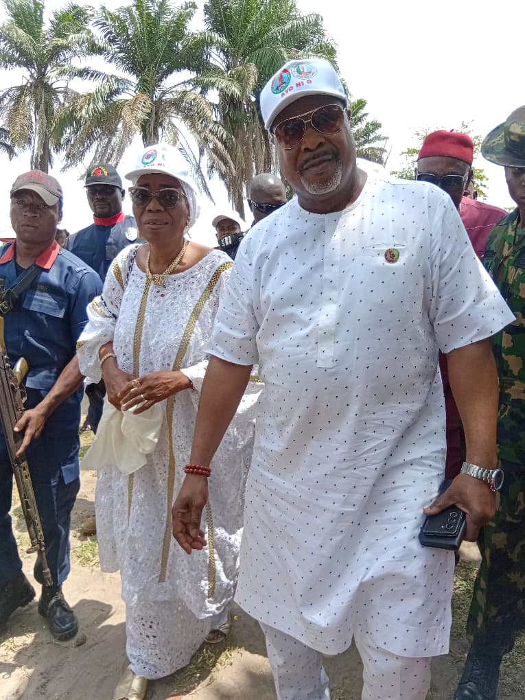 FOREMOST POLITICIAN, HON. AYO DA-SILVA JOINS APC AMID STRONG SHOW OF SUPPORT IN LAGOS